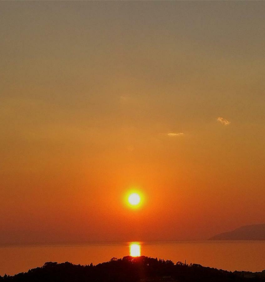Apartamento Anicas panoramic sea weue Makarska Exterior foto